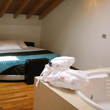 Parizzi & Restaurant 4*