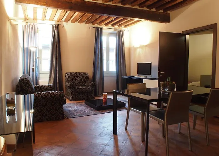 Aparthotel Parizzi Suites&studio 4*