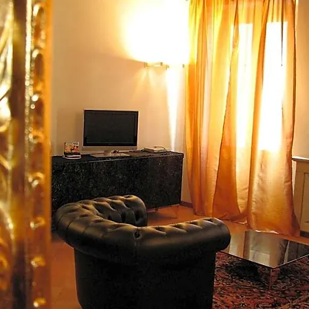 Aparthotel Parizzi Suites&restaurant 4*