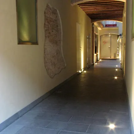 Ξενοδοχείο με διαμερίσματα Parizzi & Restaurant Πάρμα