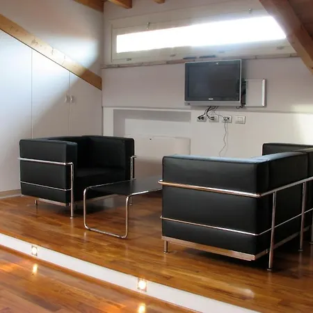 Parizzi Suites&restaurant Aparthotel