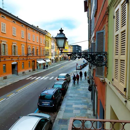 Parizzi & Restaurant 4*