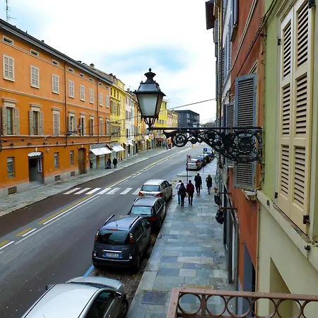 Parizzi & Restaurant 4*