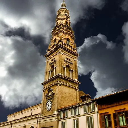 Parizzi & Restaurant מלון דירות 4*