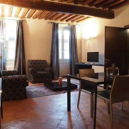 Aparthotel Parizzi Suites&restaurant 4*