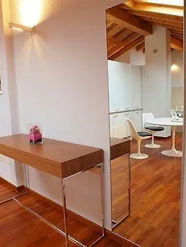 Parizzi & Restaurant Lejlighedshotel Parma