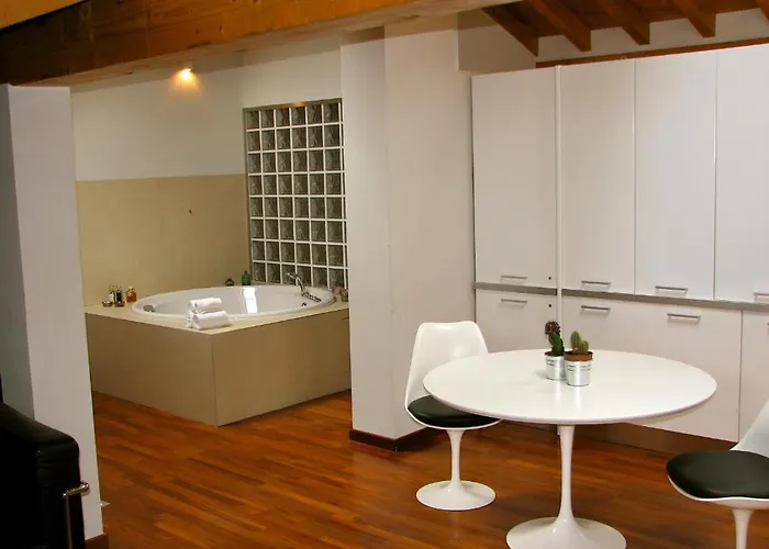 Apart-hotel Parizzi Suites&Studio Restaurant 4*